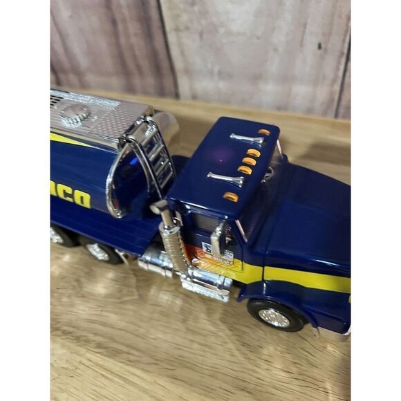 Sunoco Limited Edition Nascar Fuel Tanker - Picture 4 of 11